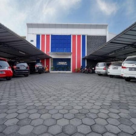D'Paragon Flamboyan Yogyakarta Esterno foto