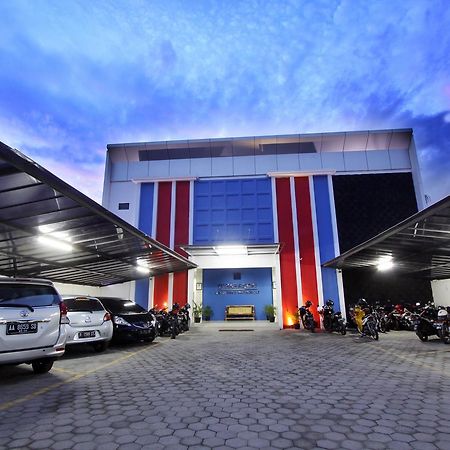 D'Paragon Flamboyan Yogyakarta Esterno foto