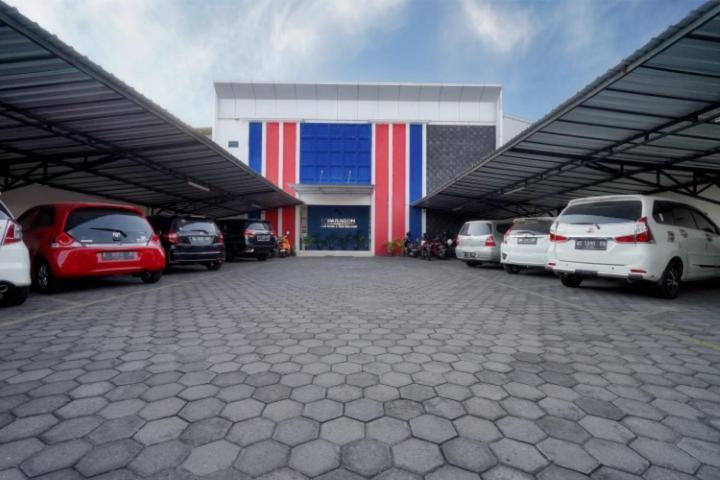D'Paragon Flamboyan Yogyakarta Esterno foto